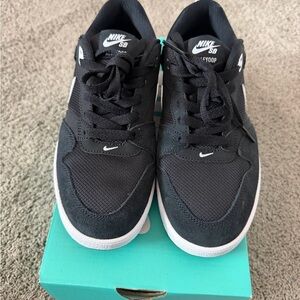 Nike SB Alleyoop Black and White Sneakers